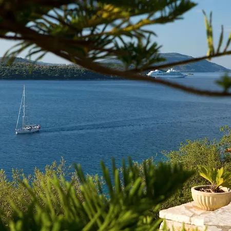 Luxurioese Ferienvilla Fuer 8 Personen Holiday home Nydri (Lefkada)
